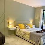 Banus Elegant Modern Lejlighed *