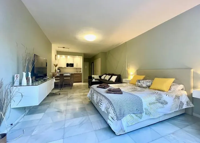 Banus Elegant Modern Apartamento *