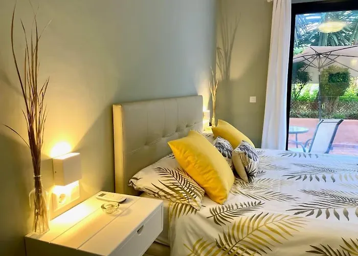 Banus Elegant Modern Apartment Marbella