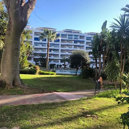 Banus Elegant Modern Lejlighed *