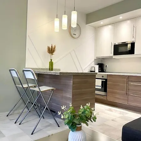 Banus Elegant Modern Lejlighed